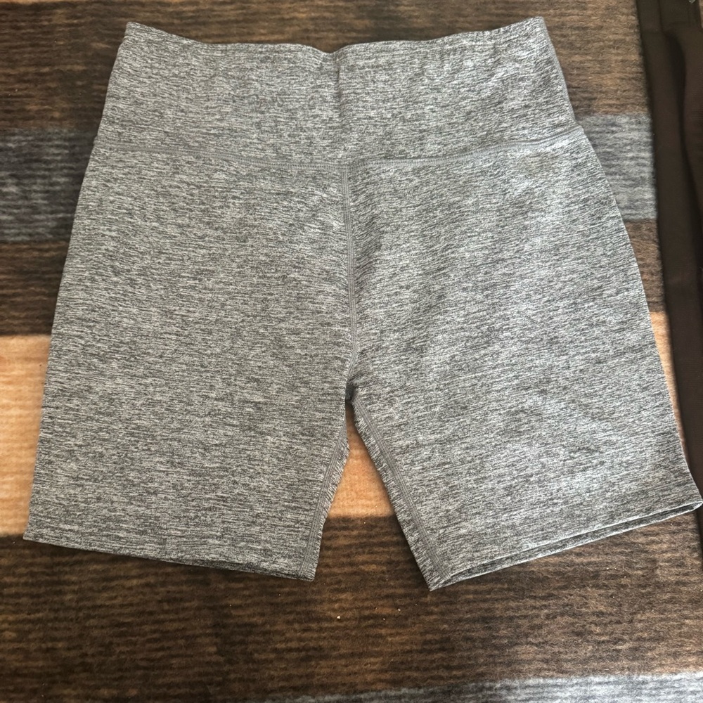 HYPR wear sz L EUC Heather Gray athletic short